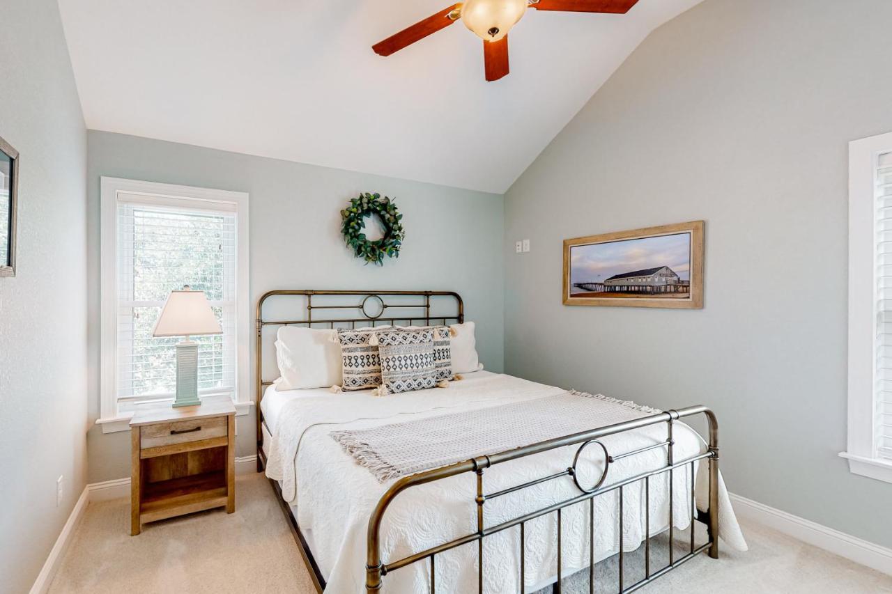 Coastal Serenity - Unit A - Top Floor Kill Devil Hills Exterior photo
